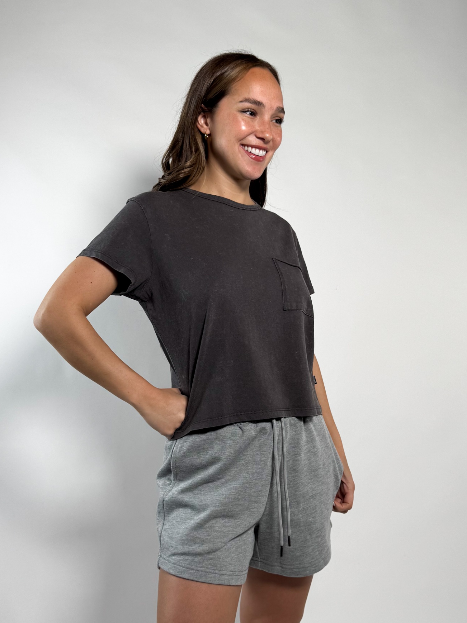 Remera con bolsillo Caro