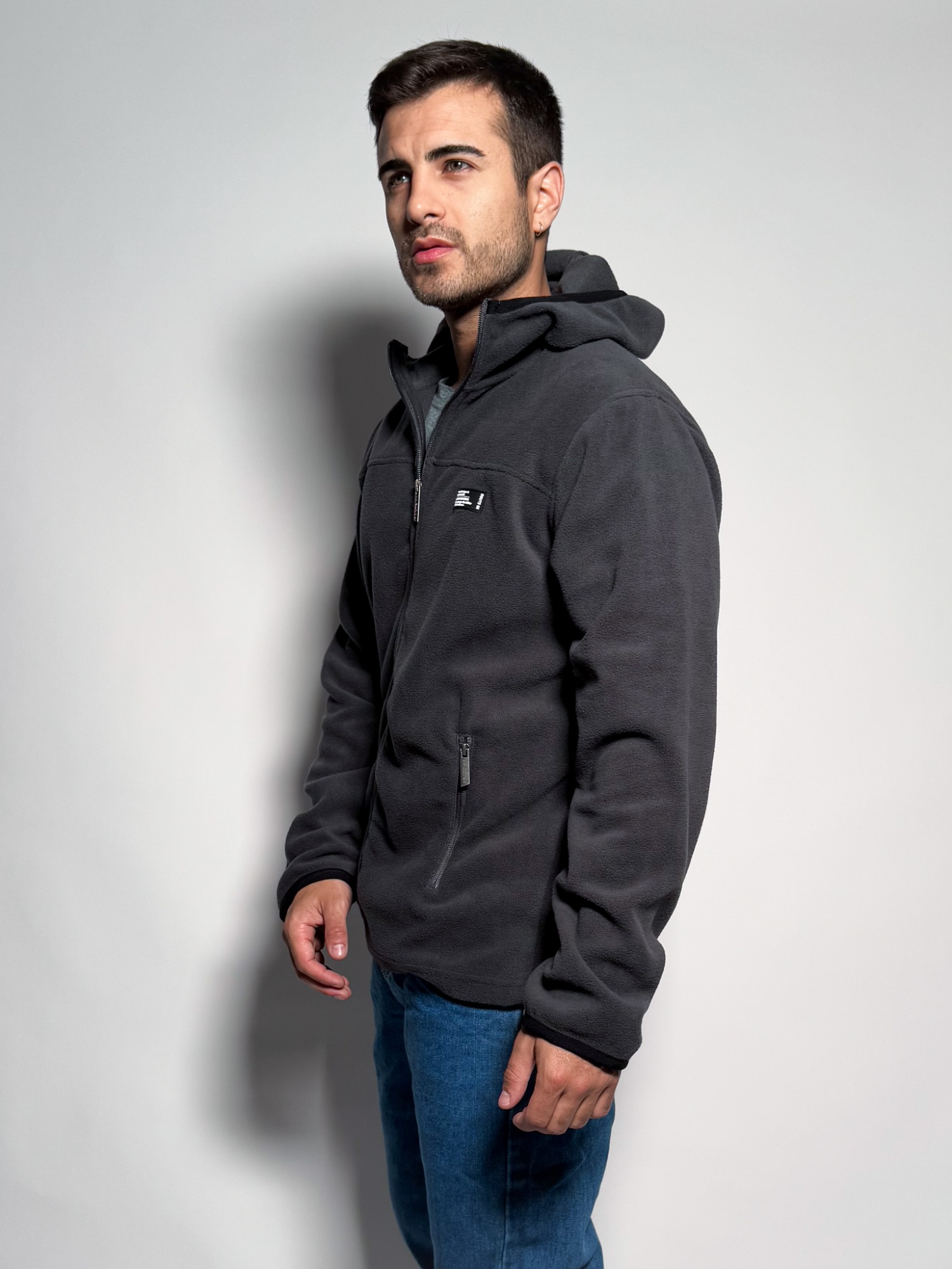 Campera de micropolar con capucha Tadeo 