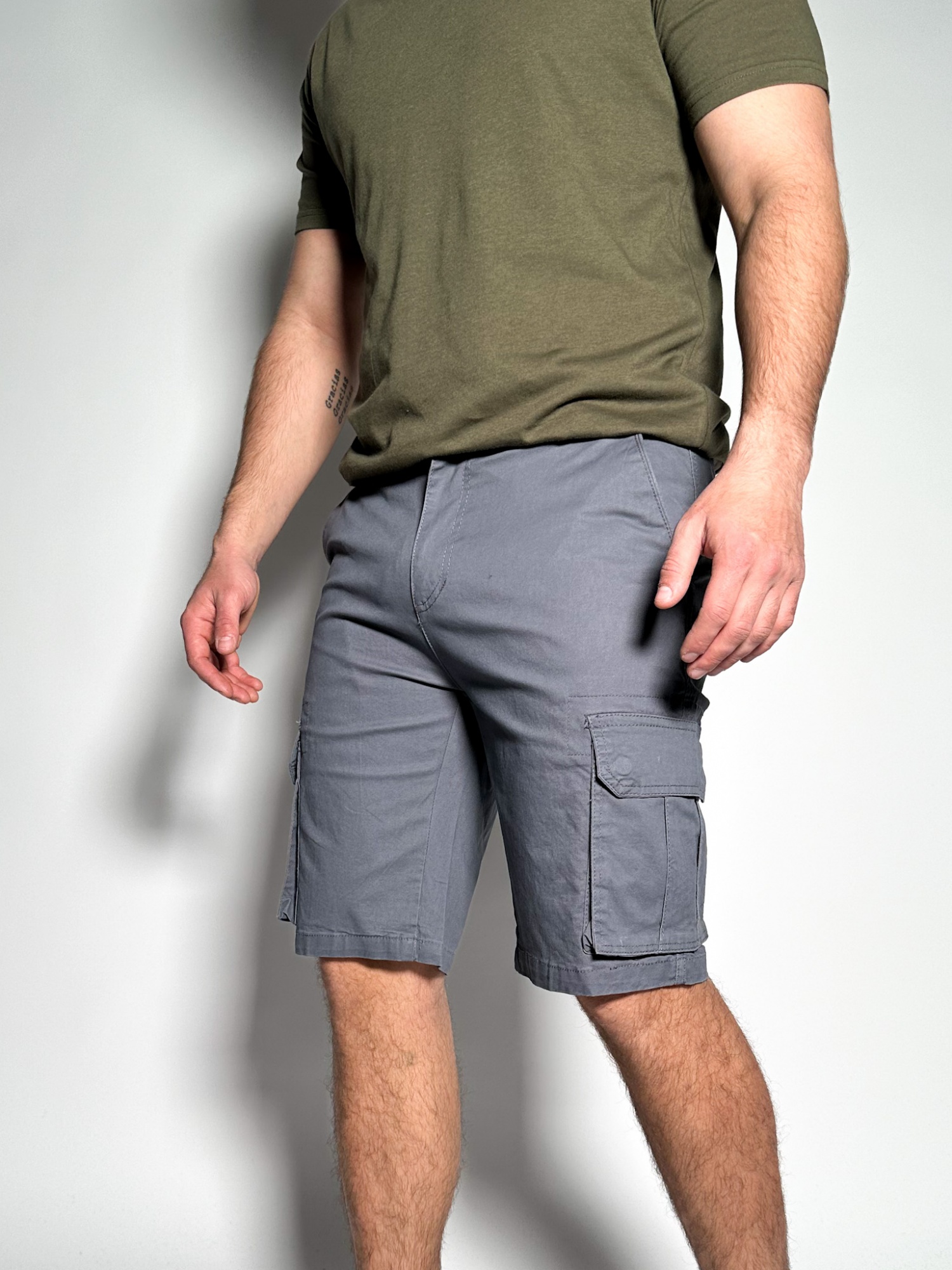 Bermuda cargo de gabardina Nairobi