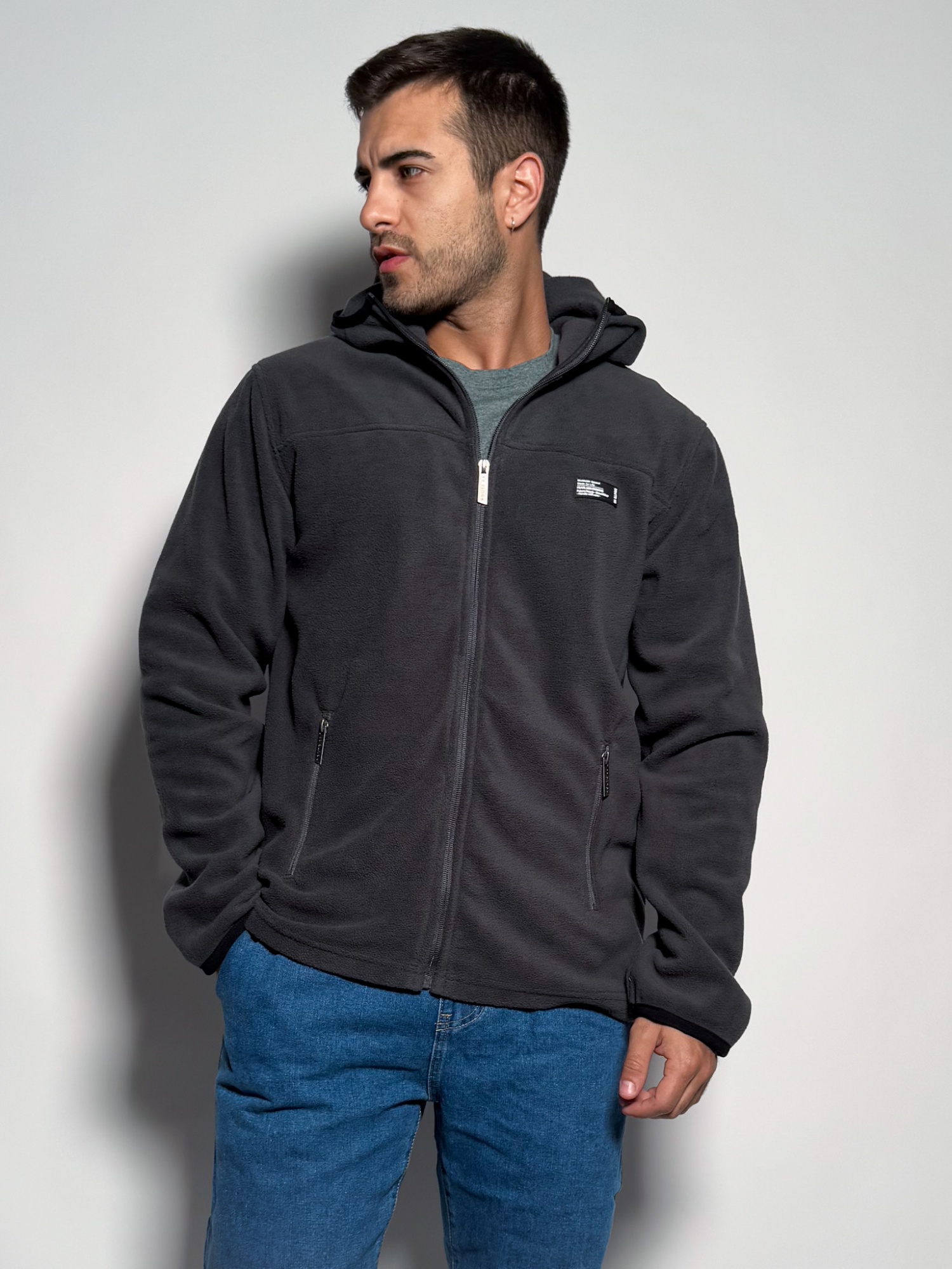 Campera de micropolar con capucha Tadeo 