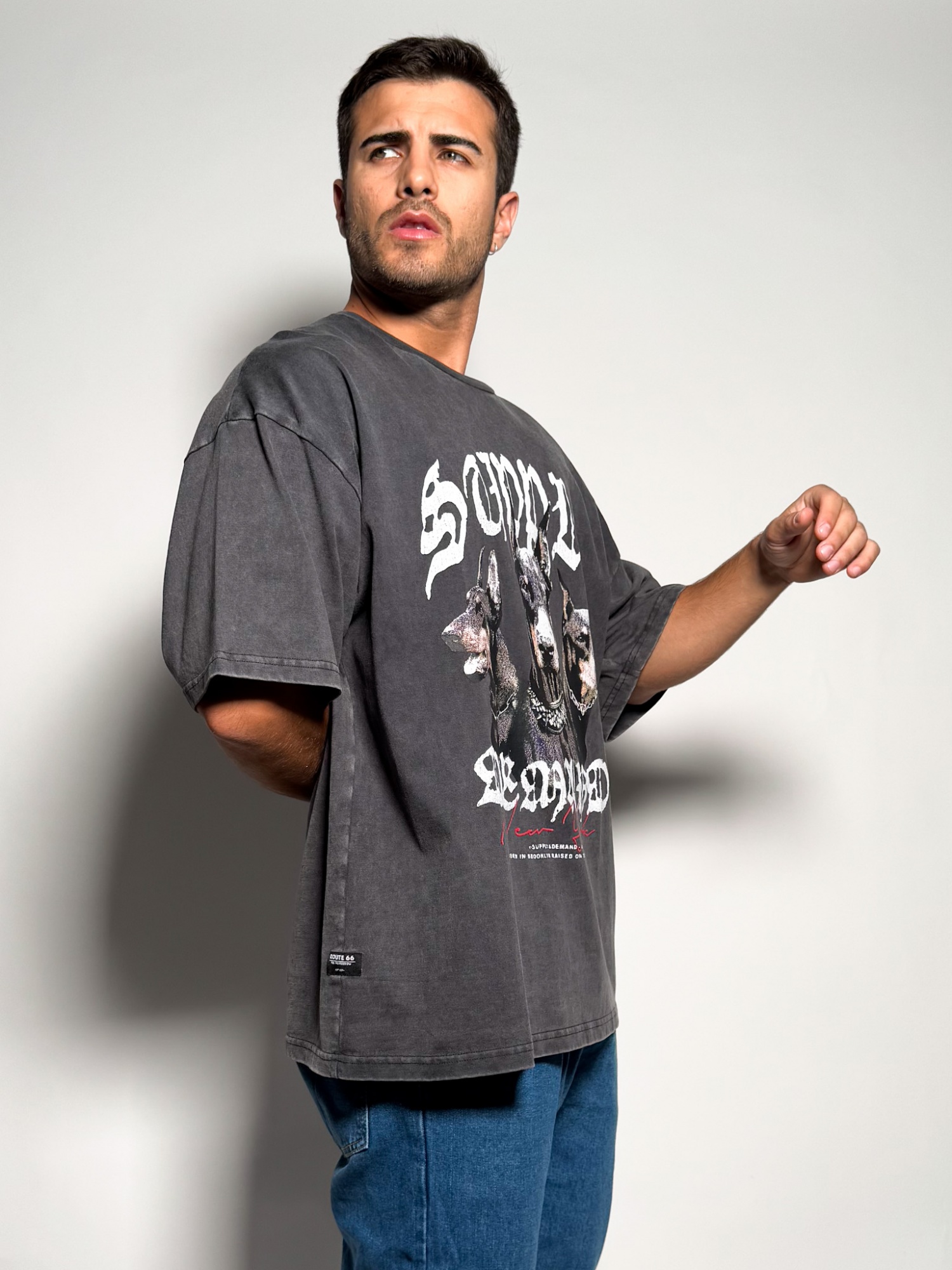 Remera oversize con estampas Efrain 