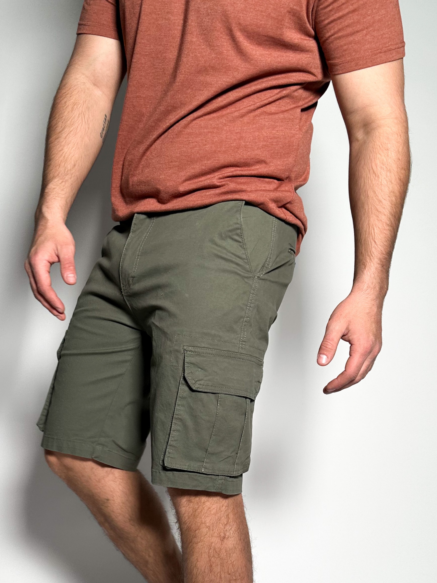 Bermuda cargo de gabardina Nairobi