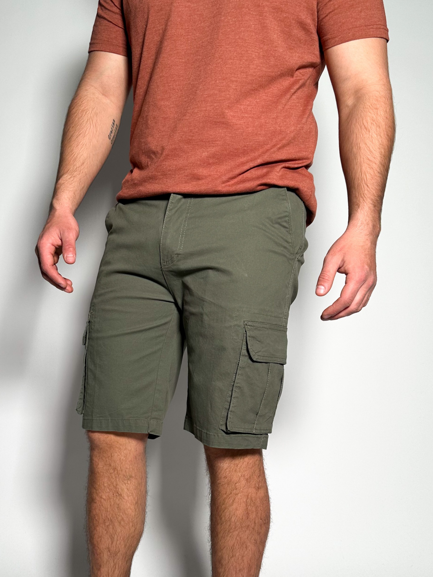 Bermuda cargo de gabardina Nairobi