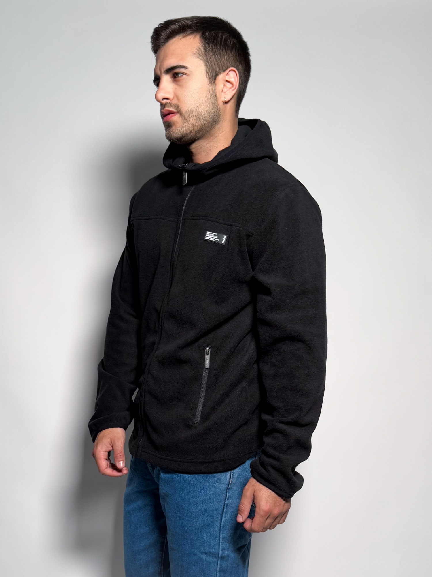 Campera de micropolar con capucha Tadeo 