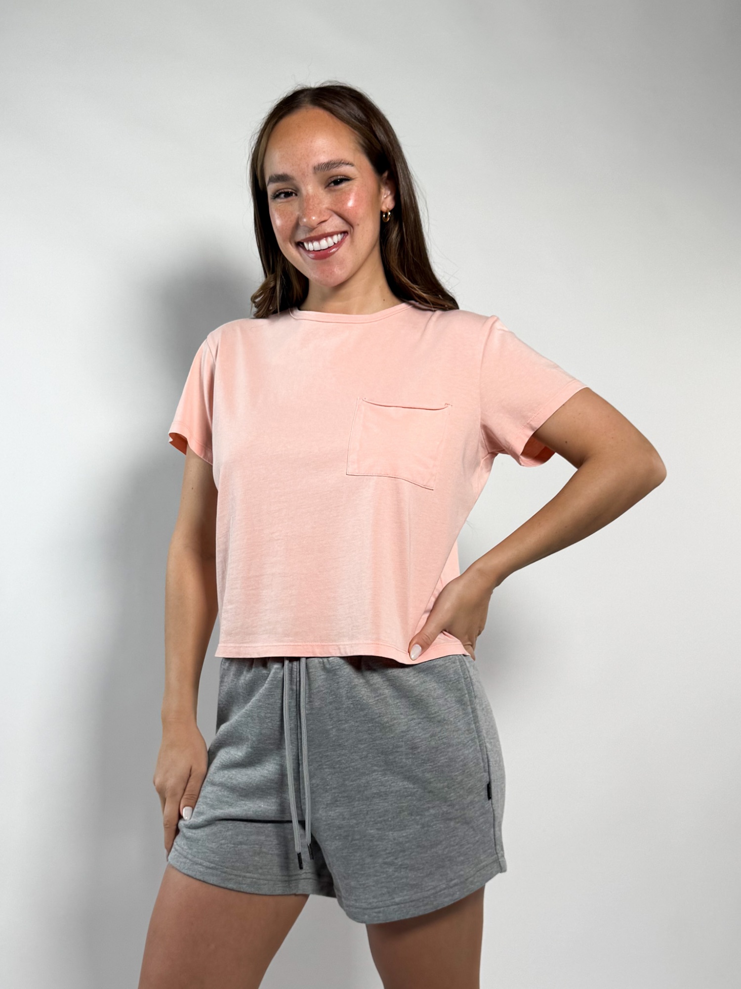 Remera con bolsillo Caro 