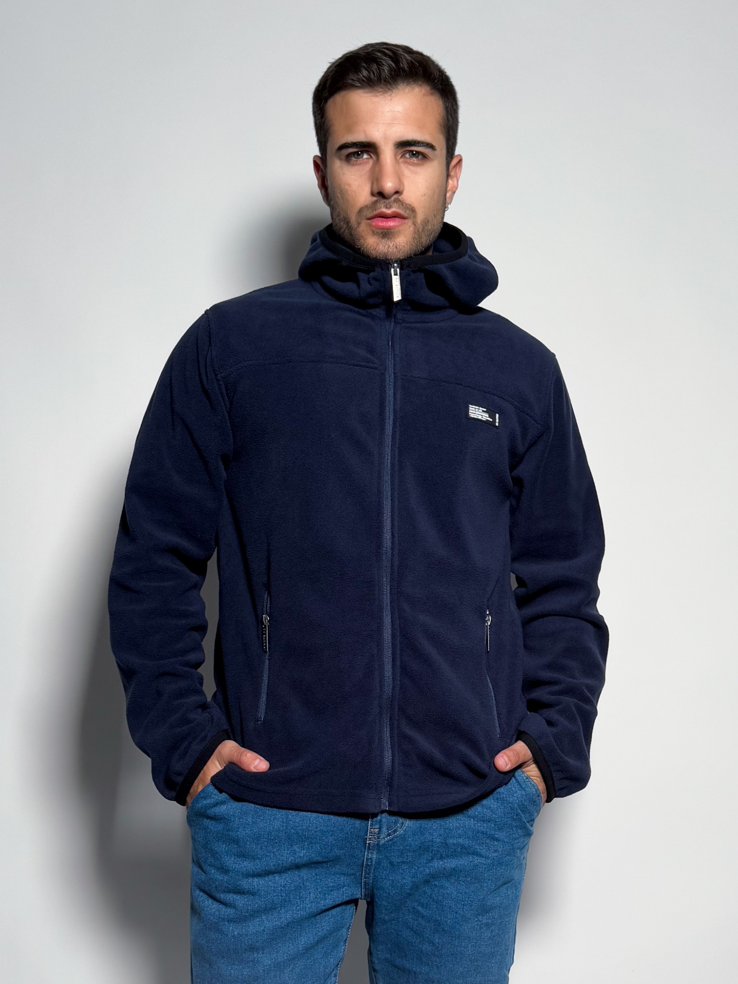 Campera de micropolar con capucha Tadeo 