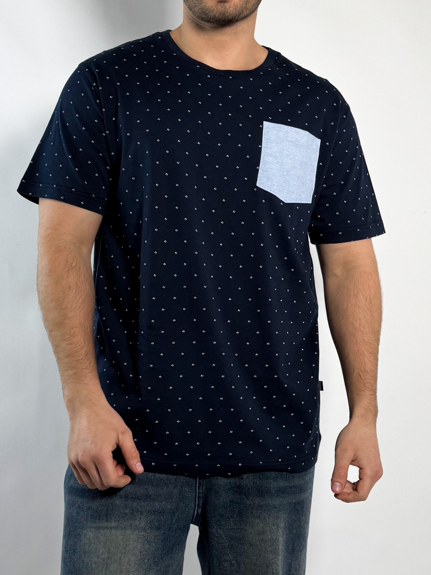 Remera estampada con bolsillo Calamaro 